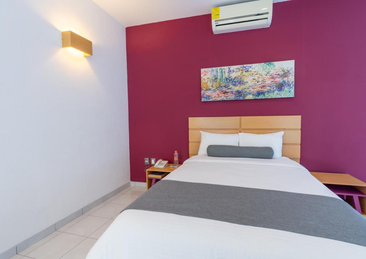 Hotel Mexico Inn Express Salamanca Kültér fotó
